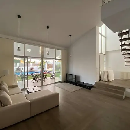 Villa With Private Pool & Garden Ribarroja del Turia