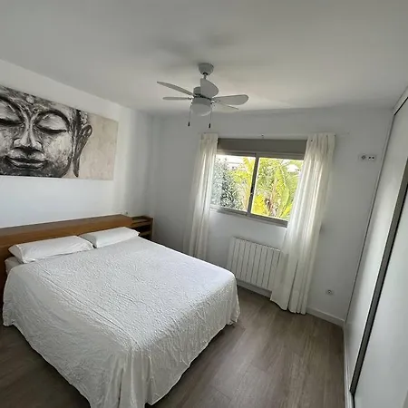 Villa With Private Pool & Garden *